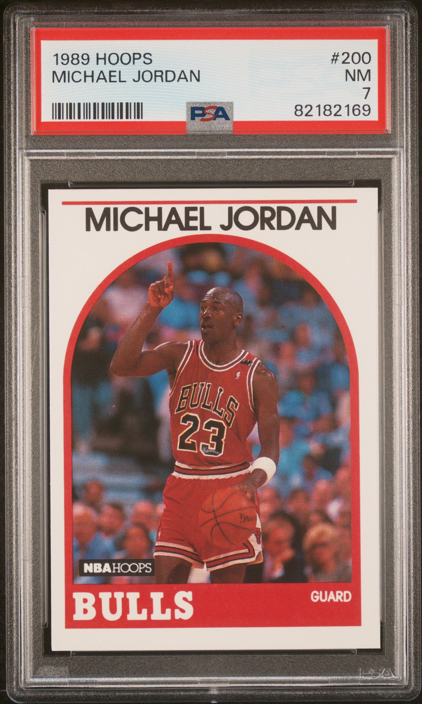1989 Hoops #200 Michael Jordan PSA 7